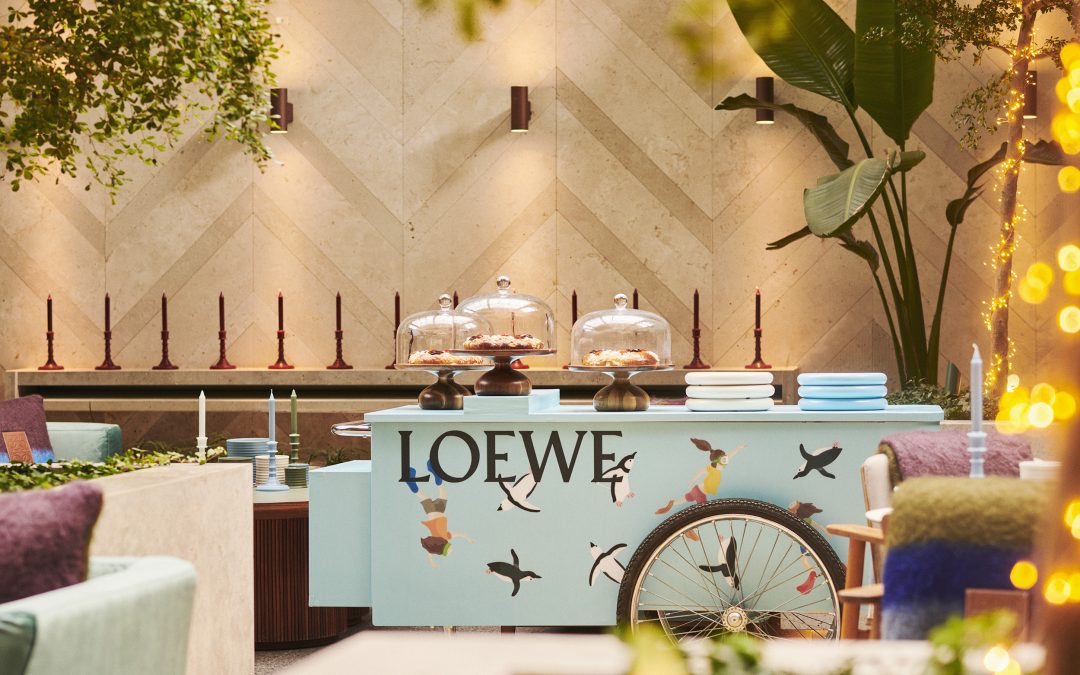 The dreamlike space envisioned by Bacana transports you to the sophisticated universe of LOEWE.